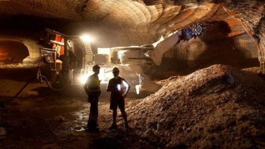 Tres personas están atrapadas a 900 metros de profundidad en una mina de Cataluña