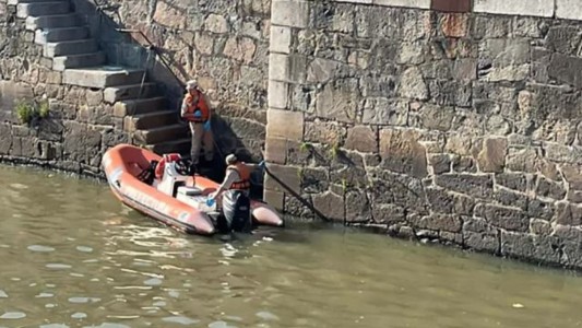 Muerte y misterio: encontraron el cuerpo de un hombre flotando en el agua en Puerto Madero