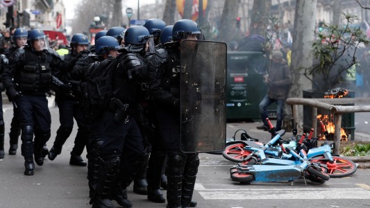 Francia vivió una nueva jornada de masivas protestas contra la reforma previsional