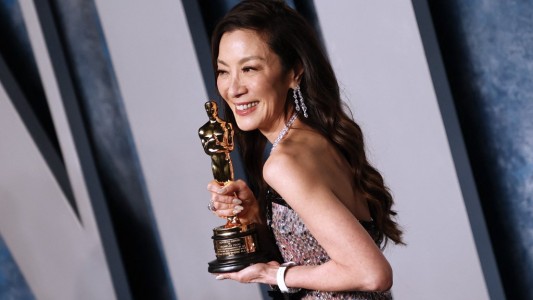 Michelle Yeoh, primera asiática en ganar el Oscar a la mejor actriz