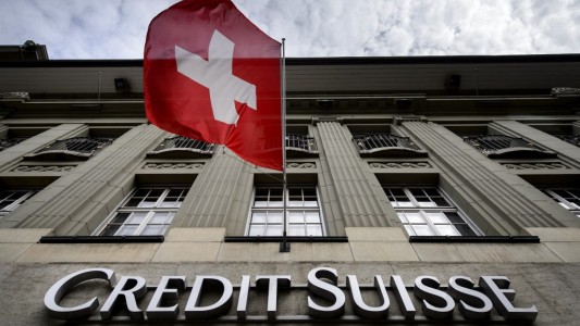 Temor en los mercados: el derrumbe del Credit Suisse arrastra a otros bancos europeos