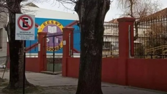 "Me tenían como un perro en el piso", dijo la docente golpeada por los familiares de una alumna que desaprobó la materia
