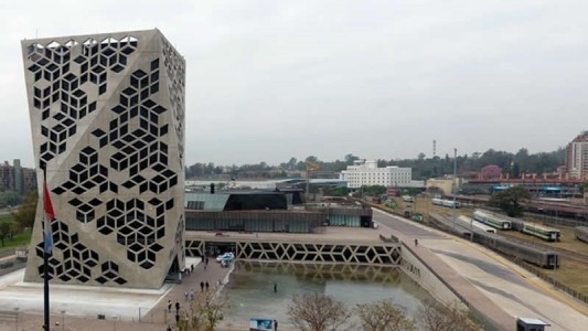 El gobierno de Córdoba le sube los sueldos a los empleados públicos en medio de las paritarias