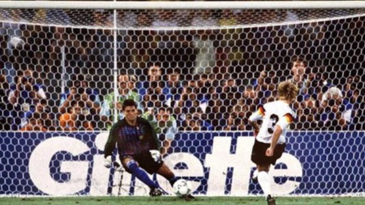 Es una leyenda del fútbol alemán y se volvió viral por una insólita razón - #FlashChat