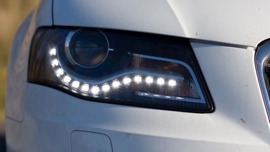 Luz de día y luz baja, la diferencia que no está contemplada en Córdoba
