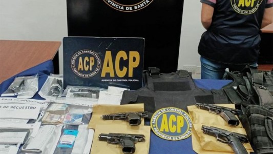 Cuatro policías de Rosario fueron arrestados por extorsión