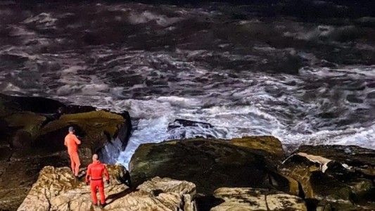 Para escaparse de la Policía, se arrojó al mar: dos días después hallaron su cuerpo en la playa