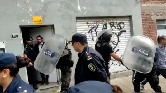 Video: una fiscal de Campana fue agredida por la familia de una víctima