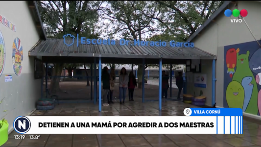 Una mujer fue detenida por atacar a dos maestras cuando retiró a su hija de la escuela