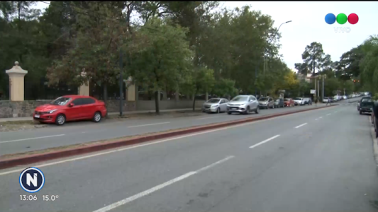 Motochoros armados asaltan a pleno día en la Recta Martinolli: desesperado pedido de una testigo