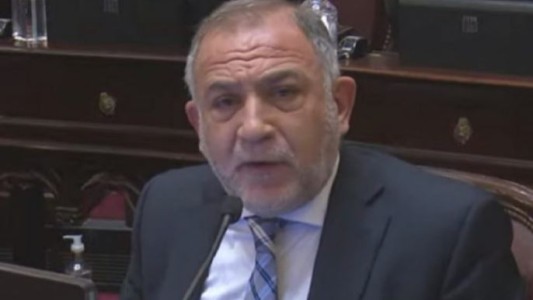 Luis Juez se quebró al hablar de la discapacidad de su hija mientras se debatía una ley en el Senado