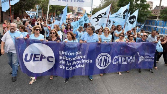 Conflicto docente: la provincia propuso a Uepc un 60% de aumento salarial