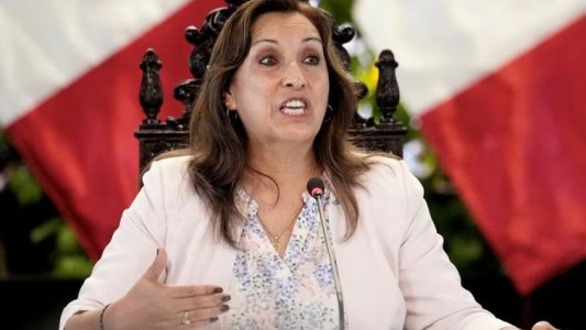 Perú: Boluarte cambió cuatro ministros de su gabinete tras la llegada de Toledo