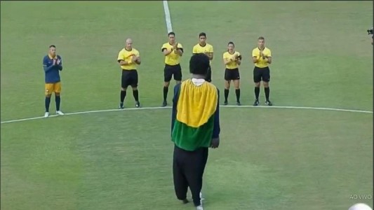 Video: un homenaje a Pelé en Brasil causó risas entre los fanáticos