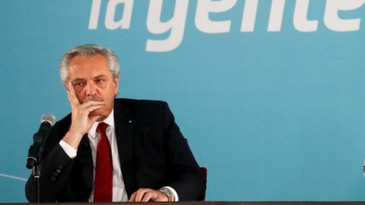 Tensión cambiaria: el Presidente acusó a "la derecha" y ratificó a Pesce en el Banco Central