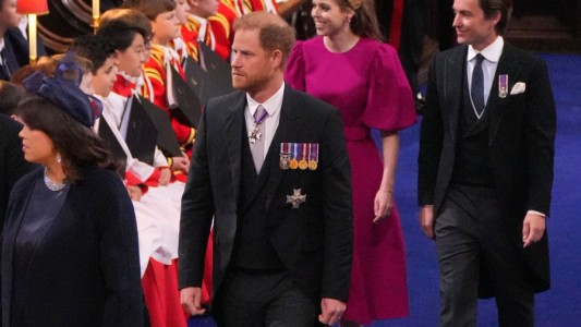 Coronación de Carlos III: Harry fue solo y lo sentaron en tercera fila