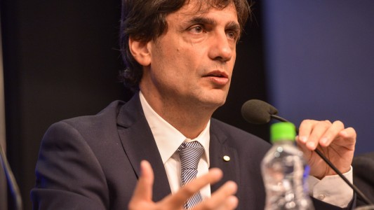 Lacunza: "Si seguimos financiando con emisión o dólares, la inflación se va a ir a 300 puntos"