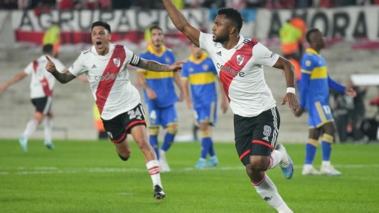 En un superclásico caliente, River venció 1-0 a Boca y se corta solo arriba