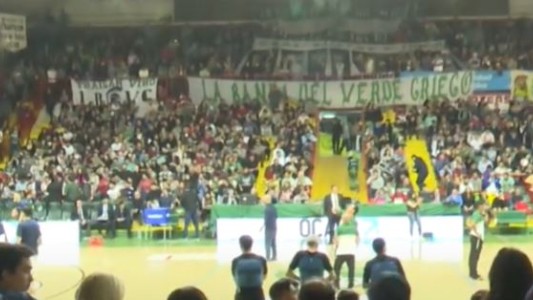 Atenas, como en épocas doradas: colmó el Cerutti y sueña con la permanencia