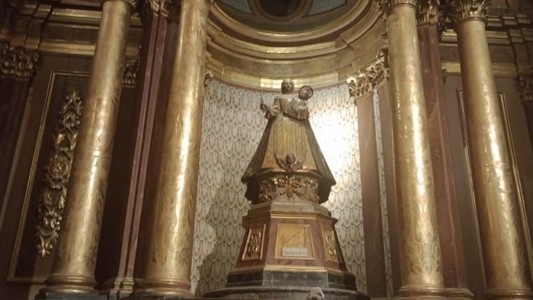 Un indigente detenido por el robo de la corona en la Catedral de Córdoba