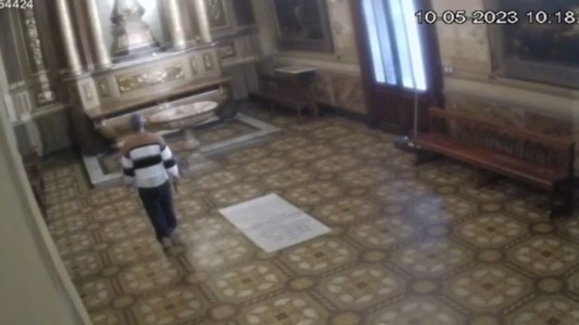 Video: así fue el robo de la corona de la Virgen Nuestra Señora de Nieva de la Catedral de Córdoba