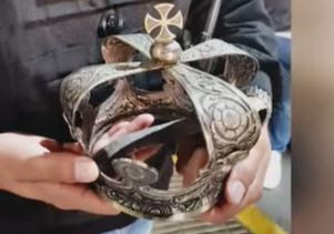 El ladrón de la corona la había ofrecido a una casa de antigüedades