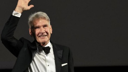 Emocionado hasta las lágrimas Harrison Ford recibe la Palma de Honor en Cannes