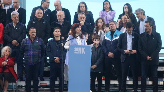 Sin definiciones electorales y con Massa, Wado de Pedro, Máximo y Kicillof a sus espaldas