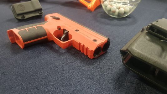 La policía de Córdoba será equipada con armas no letales