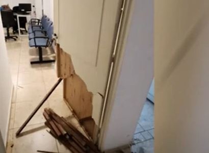 Rompepuertas desvalijaron dos oficinas en el centro