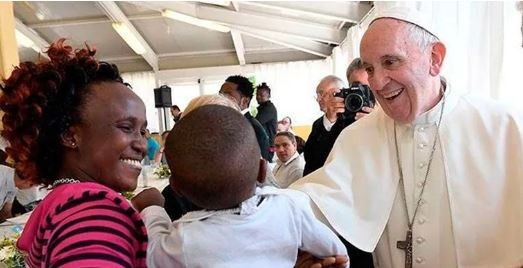 El Papa donó 36 millones de euros a pobres y refugiados durante 2022