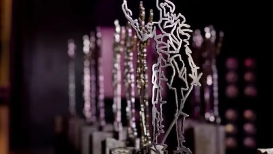 Se desarrolla la entrega de los premios Jerónimo en el teatro comedia