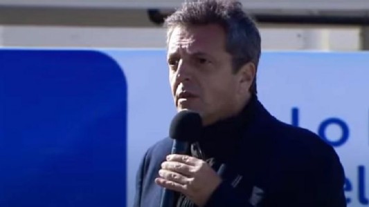 Paro de colectivos: "El Estado transfirió la plata y empresarios parásitos la retuvieron", dijo Massa