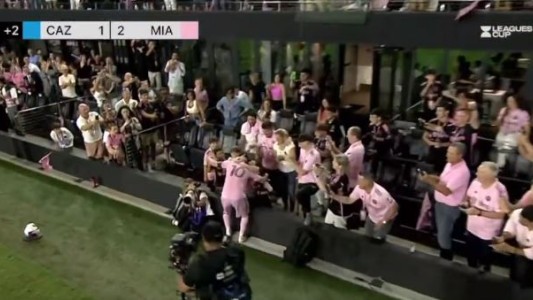 El video del tierno abrazo de Lionel Messi con sus hijos después de marcar el gol de la victoria