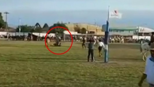 Joven sufrió una grave lesión cuando quiso domar un caballo durante un festival