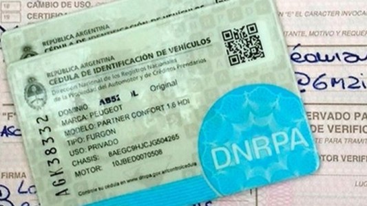 Denuncian que hay escasez de plásticos para imprimir las cédulas verdes