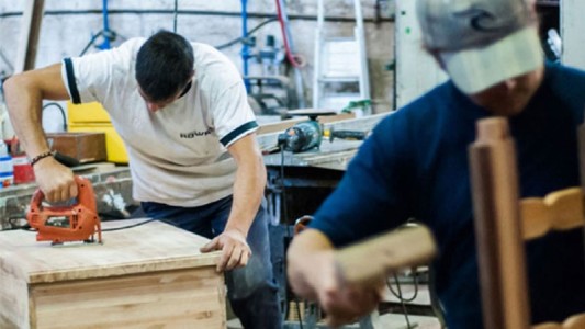 Cuatro de cada diez empleados privados trabajan en negro