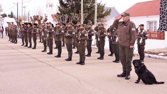 Emocionante: así despidieron a Peky, la perra que se jubiló de Gendarmería
