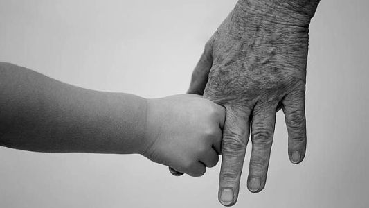 Otorgan la guarda judicial a una "abuela del corazón"