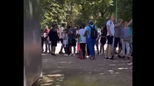 Video: la Policía francesa evacuó la Torre Eiffel por una amenaza de bomba