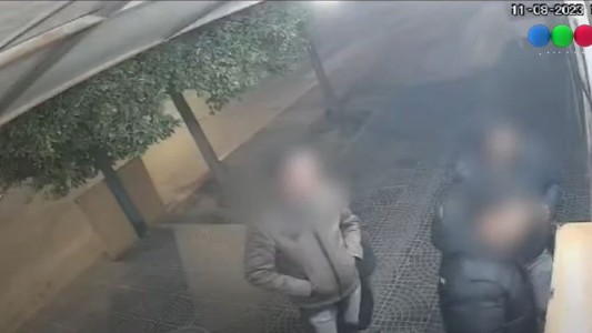 Le robaron una mochila, los rastreó e identificó a los ladrones: aún no tiene respuestas
