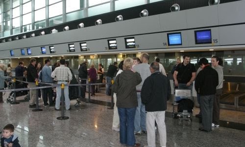 Demoras y cancelaciones en el Aeropuerto de Córdoba por medida de fuerza en Buenos Aires