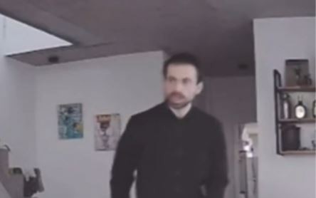 Video: puso una cámara de seguridad y descubrió que su vecino le robaba desde hace meses
