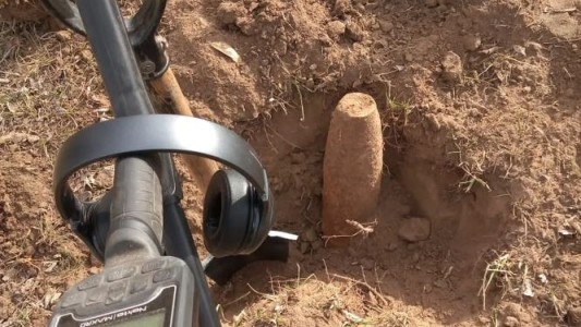 Río Tercero: rastreaba metales y encontró un proyectil de guerra