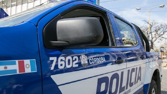 Dos adolescentes detenidos por tirarle piedras a la Policía en Córdoba
