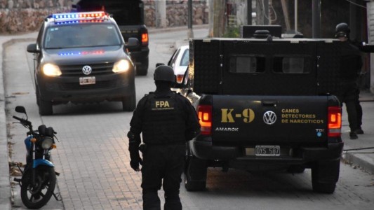 Detuvieron a dos hombres que vendían droga a metros de la exmaternidad Provincial