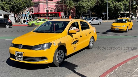 Asambleas de taxistas en contra de uber