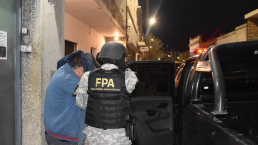 Detuvieron a dos hombres que vendían estupefacientes en barrio Centro