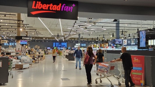 Libertad Fan: La Evolución del Hipermercado en Paseo Rivera