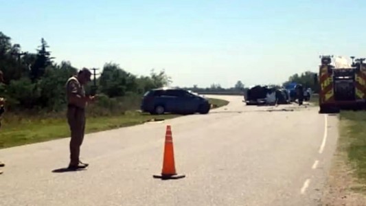 Choque frontal en el interior de Córdoba: un muerto y dos heridos